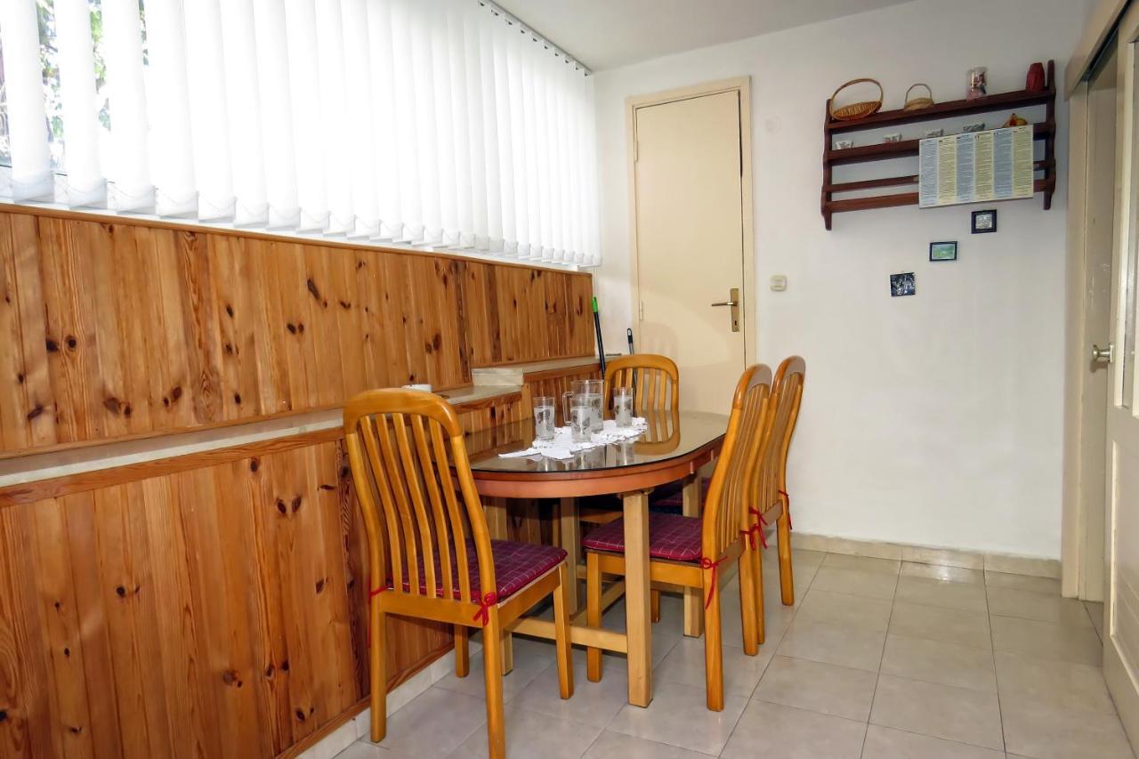 Apartments By The Sea Drasnice, Makarska - 5265 Екстериор снимка