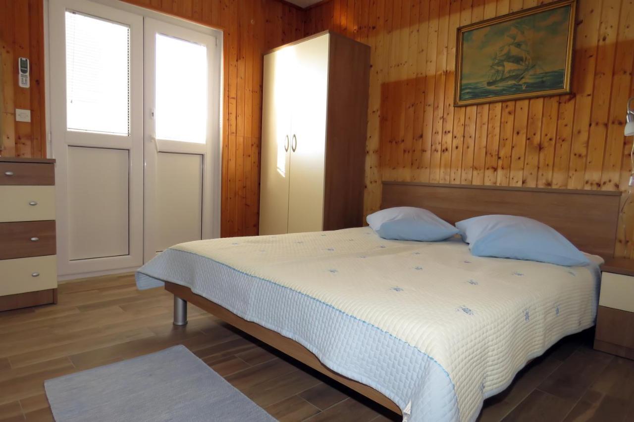 Apartments By The Sea Drasnice, Makarska - 5265 Екстериор снимка